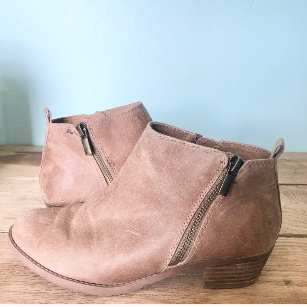 Carlos kids heeled boots zip up Sz 7.5